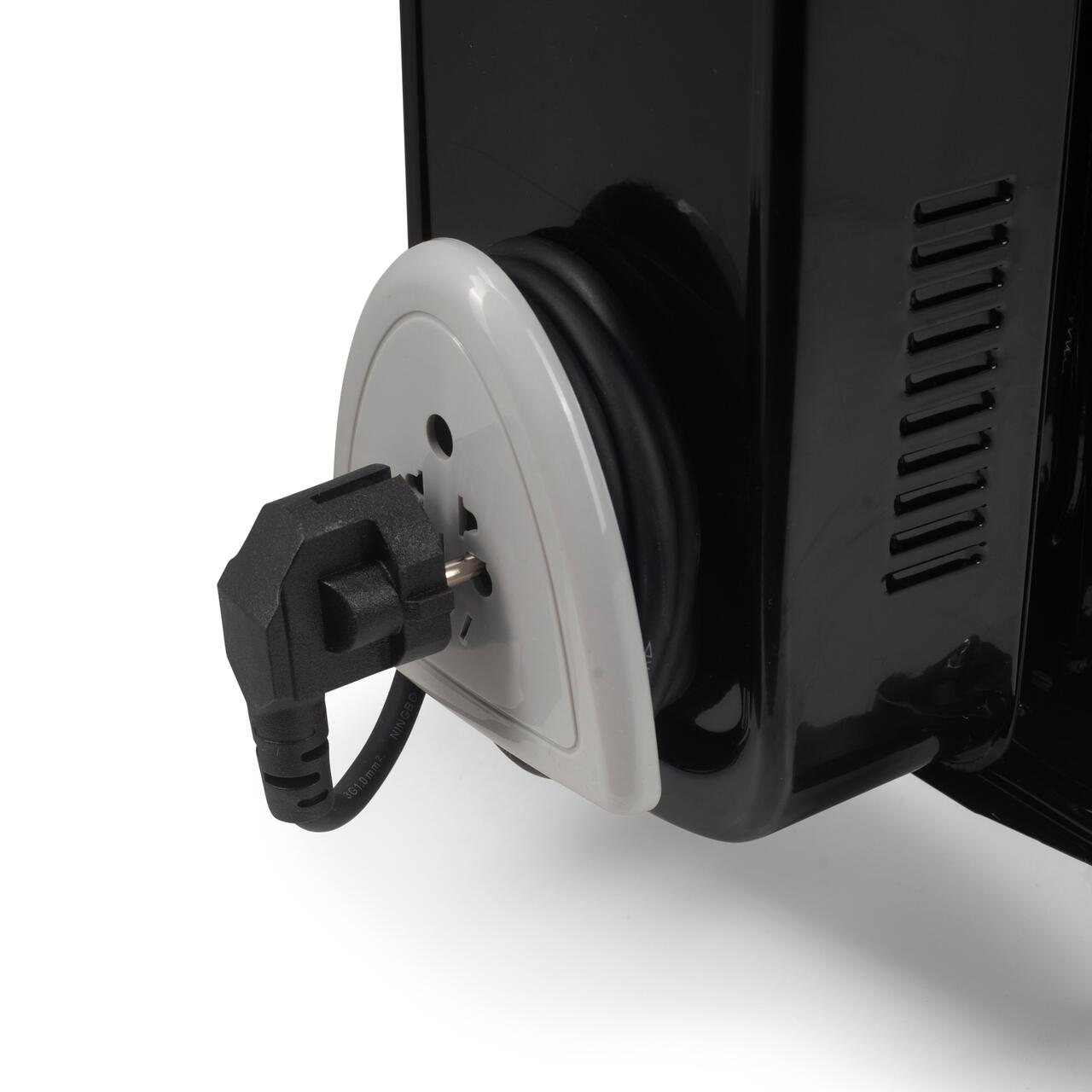Calorifer electric HAUSBERG HB-8913NG, 2500 W, 13 elementi, 3 trepte de putere, Termostat reglabil, Protectie supra-incalzire, Protectie anti-rasturnare, Indicator luminos